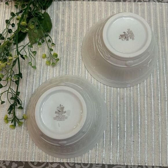 Belleek Ireland Classic Claddagh Cereal Bowl White 2 pieces lightweight - Picture 6 of 8